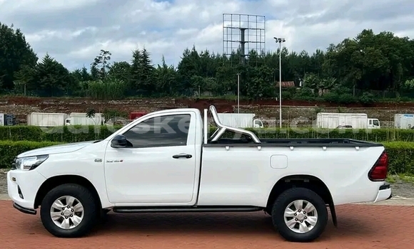 Buy Used Toyota Hilux White Car in Gatanga in Nairobi Buy Used Toyota Hilux White Car in Gatanga in Nairobi