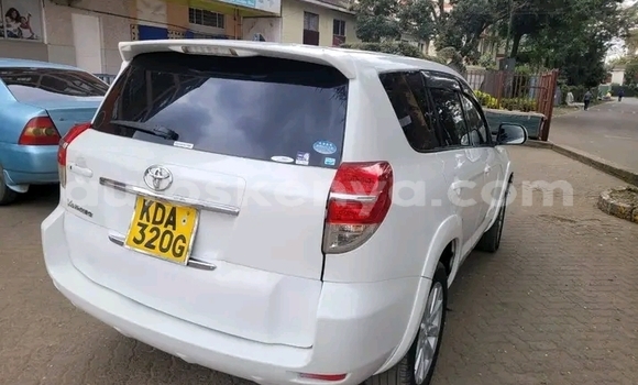 Buy Used Toyota Vanguard White Car in Gilgil in Central
