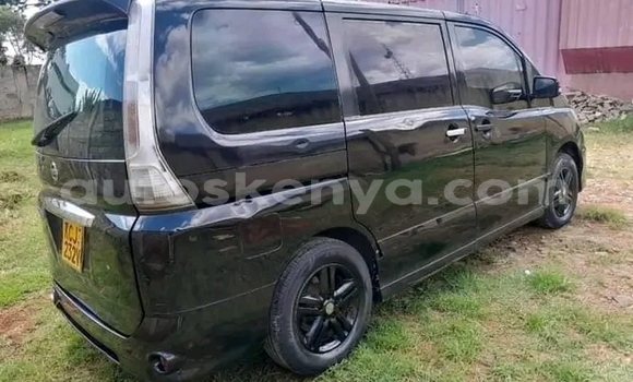 Oofamaa Nissan Serena Black Makiinaa iti Bute keessatti Northeast Kenya keessatti