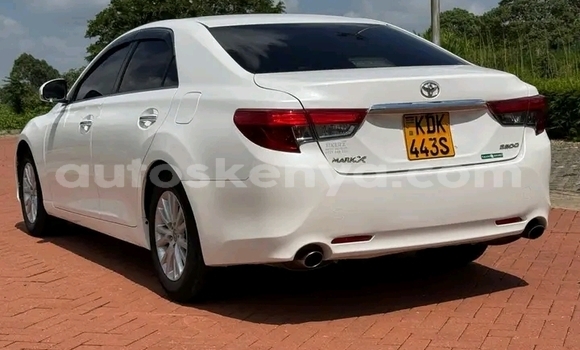 Oofamaa Toyota Mark X White Makiinaa iti Hola keessatti Coastal Kenya keessatti Oofamaa Toyota Mark X White Makiinaa iti Hola keessatti Coastal Kenya keessatti