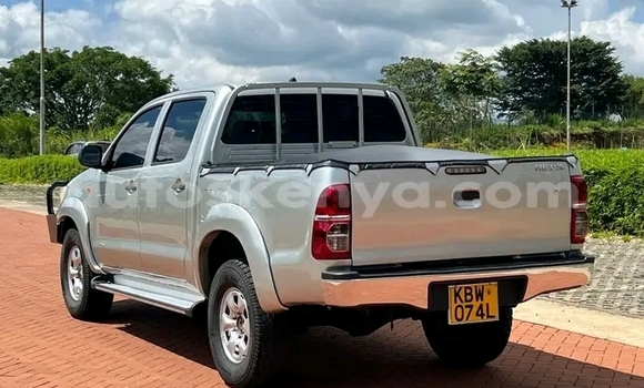 Oofamaa Toyota Hilux Other Makiinaa iti Kerugoya keessatti Central Kenya keessatti Oofamaa Toyota Hilux Other Makiinaa iti Kerugoya keessatti Central Kenya keessatti
