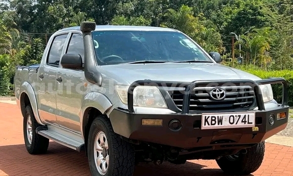 Oofamaa Toyota Hilux Other Makiinaa iti Kerugoya keessatti Central Kenya keessatti Oofamaa Toyota Hilux Other Makiinaa iti Kerugoya keessatti Central Kenya keessatti
