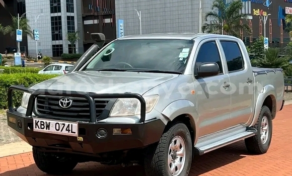 Oofamaa Toyota Hilux Other Makiinaa iti Kerugoya keessatti Central Kenya keessatti Oofamaa Toyota Hilux Other Makiinaa iti Kerugoya keessatti Central Kenya keessatti