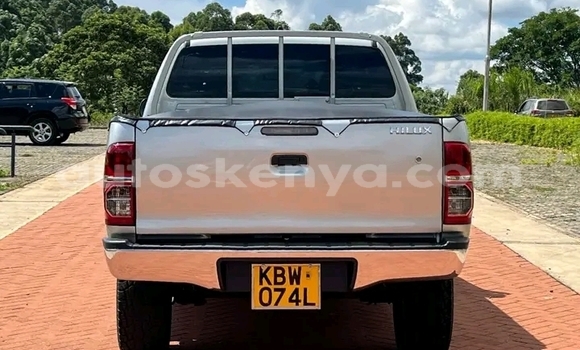 Oofamaa Toyota Hilux Other Makiinaa iti Kerugoya keessatti Central Kenya keessatti Oofamaa Toyota Hilux Other Makiinaa iti Kerugoya keessatti Central Kenya keessatti
