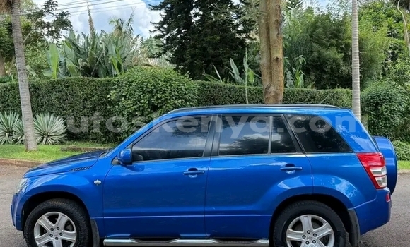 Oofamaa Suzuki Escudo Blue Makiinaa iti Bute keessatti Northeast Kenya keessatti Oofamaa Suzuki Escudo Blue Makiinaa iti Bute keessatti Northeast Kenya keessatti