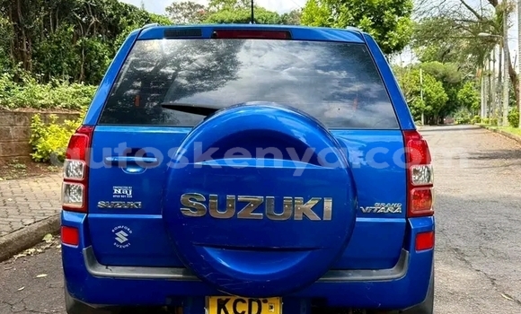 Oofamaa Suzuki Escudo Blue Makiinaa iti Bute keessatti Northeast Kenya keessatti Oofamaa Suzuki Escudo Blue Makiinaa iti Bute keessatti Northeast Kenya keessatti