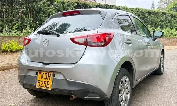 Oofamaa Mazda Demio Other Makiinaa iti Bute keessatti Northeast Kenya keessatti Oofamaa Mazda Demio Other Makiinaa iti Bute keessatti Northeast Kenya keessatti
