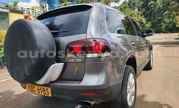 Oofamaa Volkswagen Touareg Other Makiinaa iti Habaswein keessatti Northeast Kenya keessatti Oofamaa Volkswagen Touareg Other Makiinaa iti Habaswein keessatti Northeast Kenya keessatti
