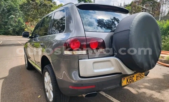 Oofamaa Volkswagen Touareg Other Makiinaa iti Habaswein keessatti Northeast Kenya keessatti Oofamaa Volkswagen Touareg Other Makiinaa iti Habaswein keessatti Northeast Kenya keessatti