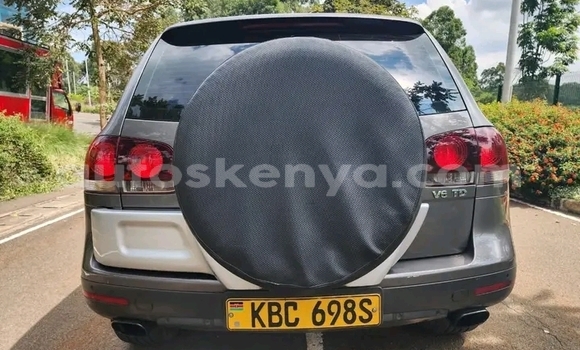 Oofamaa Volkswagen Touareg Other Makiinaa iti Habaswein keessatti Northeast Kenya keessatti Oofamaa Volkswagen Touareg Other Makiinaa iti Habaswein keessatti Northeast Kenya keessatti