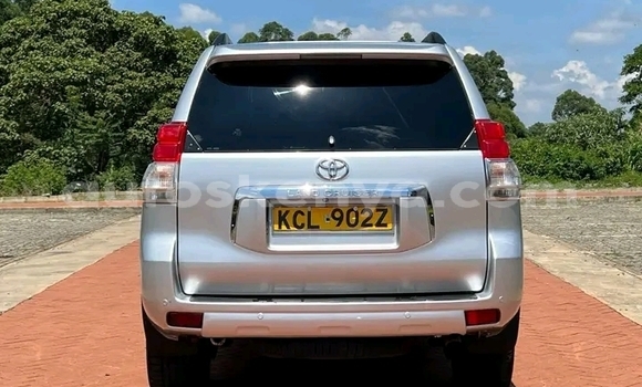 Oofamaa Toyota Land Cruiser Prado Other Makiinaa iti Busia keessatti West Kenya keessatti Oofamaa Toyota Land Cruiser Prado Other Makiinaa iti Busia keessatti West Kenya keessatti