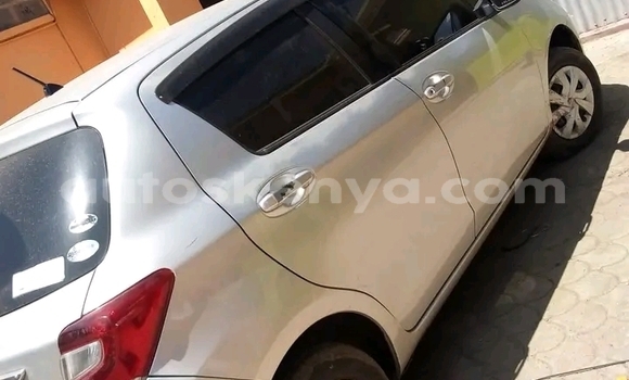 Oofamaa Toyota Vitz Other Makiinaa iti Gazi keessatti Coast keessatti Oofamaa Toyota Vitz Other Makiinaa iti Gazi keessatti Coast keessatti