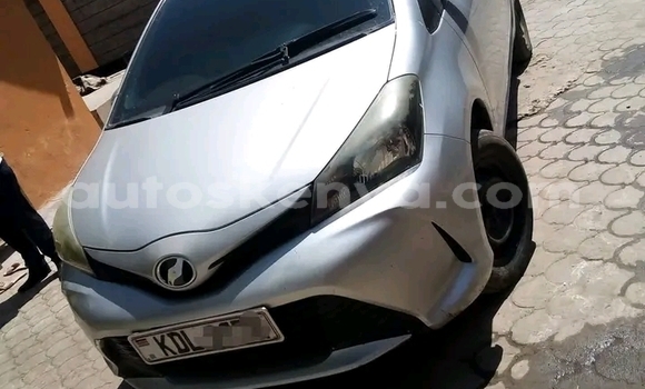 Oofamaa Toyota Vitz Other Makiinaa iti Gazi keessatti Coast keessatti Oofamaa Toyota Vitz Other Makiinaa iti Gazi keessatti Coast keessatti