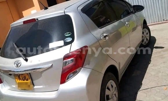 Oofamaa Toyota Vitz Other Makiinaa iti Gazi keessatti Coast keessatti Oofamaa Toyota Vitz Other Makiinaa iti Gazi keessatti Coast keessatti