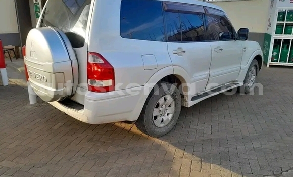 Oofamaa Mitsubishi Pajero Other Makiinaa iti Gatanga keessatti Nairobi keessatti Oofamaa Mitsubishi Pajero Other Makiinaa iti Gatanga keessatti Nairobi keessatti