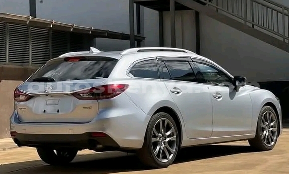 Oofamaa Mazda Atenza Other Makiinaa iti Changamwe keessatti Coast keessatti Oofamaa Mazda Atenza Other Makiinaa iti Changamwe keessatti Coast keessatti