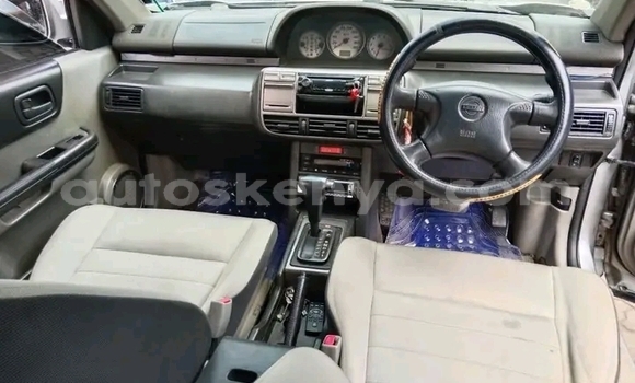 Oofamaa Nissan X–Trail Other Makiinaa iti Bute keessatti Northeast Kenya keessatti Oofamaa Nissan X–Trail Other Makiinaa iti Bute keessatti Northeast Kenya keessatti