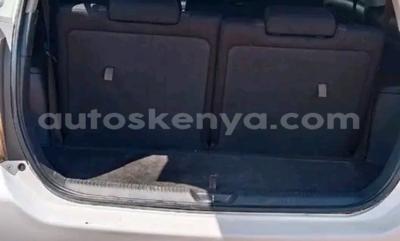 Oofamaa Toyota Wish White Makiinaa iti Gatanga keessatti Nairobi keessatti