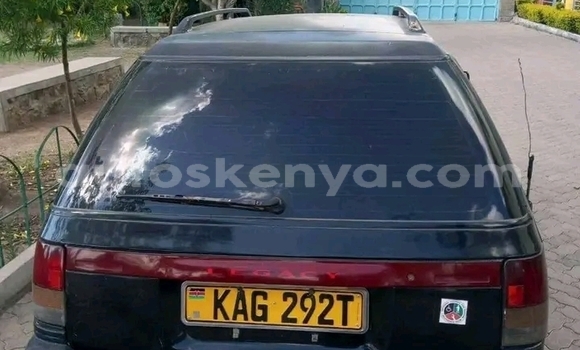Oofamaa Subaru Legacy Black Makiinaa iti Changamwe keessatti Coast keessatti Oofamaa Subaru Legacy Black Makiinaa iti Changamwe keessatti Coast keessatti