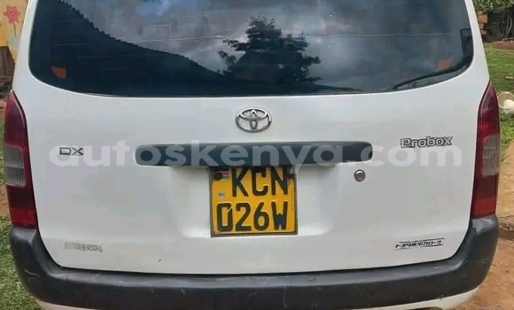 Oofamaa Toyota Probox White Makiinaa iti Busia keessatti West Kenya keessatti Oofamaa Toyota Probox White Makiinaa iti Busia keessatti West Kenya keessatti