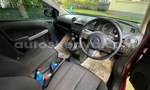 Nunua Ilio tumika Mazda Demio Nyekundu Gari ndani ya Bute nchini Kaskazini Mashariki mwa Kenya