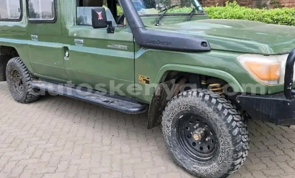 Oofamaa Toyota Land Cruiser Other Makiinaa iti Bute keessatti Northeast Kenya keessatti Oofamaa Toyota Land Cruiser Other Makiinaa iti Bute keessatti Northeast Kenya keessatti