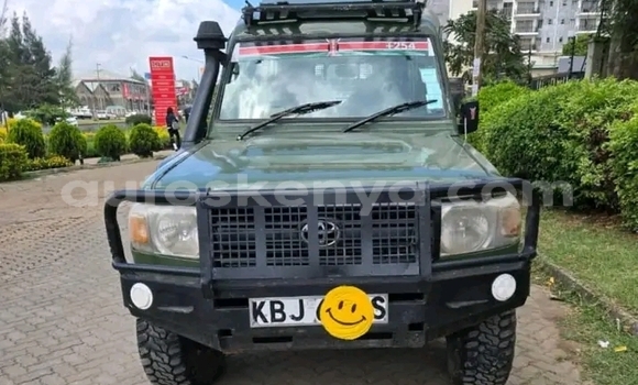 Oofamaa Toyota Land Cruiser Other Makiinaa iti Bute keessatti Northeast Kenya keessatti Oofamaa Toyota Land Cruiser Other Makiinaa iti Bute keessatti Northeast Kenya keessatti
