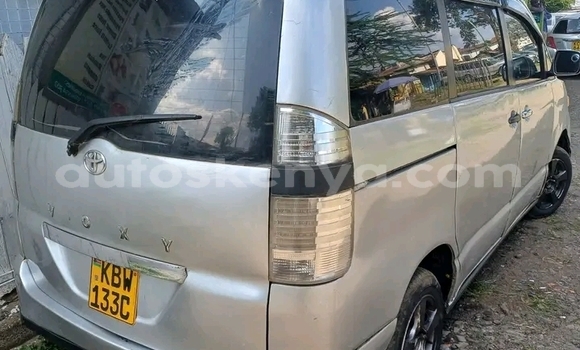 Oofamaa Toyota Voxy Other Makiinaa iti Bura keessatti Northeast Kenya keessatti Oofamaa Toyota Voxy Other Makiinaa iti Bura keessatti Northeast Kenya keessatti