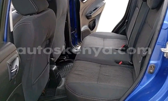 Oofamaa Suzuki Swift Blue Makiinaa iti Bute keessatti Northeast Kenya keessatti Oofamaa Suzuki Swift Blue Makiinaa iti Bute keessatti Northeast Kenya keessatti