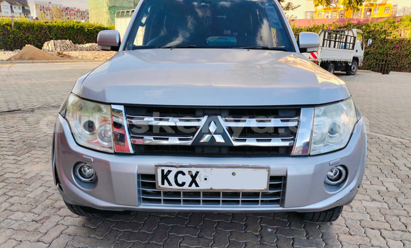 Oofamaa Mitsubishi SHOGUN PININ Silver Makiinaa iti Nairobi keessatti Nairobi keessatti Oofamaa Mitsubishi SHOGUN PININ Silver Makiinaa iti Nairobi keessatti Nairobi keessatti