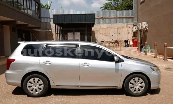 Oofamaa Toyota Fielder White Makiinaa iti Changamwe keessatti Coast keessatti