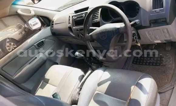 Buy Used Toyota Hilux White Car in Chuka in East Kenya Buy Used Toyota Hilux White Car in Chuka in East Kenya