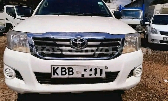 Buy Used Toyota Hilux White Car in Chuka in East Kenya Buy Used Toyota Hilux White Car in Chuka in East Kenya