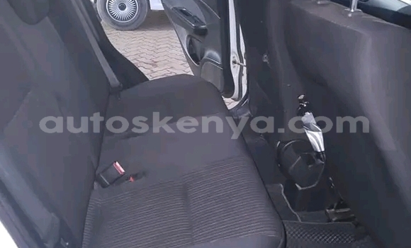 Buy Used Suzuki Swift White Car in Bute in Northeast Kenya Buy Used Suzuki Swift White Car in Bute in Northeast Kenya