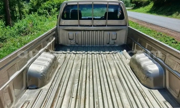 Nunua Ilio tumika Toyota Hilux Nyingine Gari ndani ya Bute nchini Kaskazini Mashariki mwa Kenya