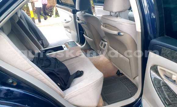 Nunua Ilio tumika Toyota Crown Nyeusi Gari ndani ya Nairobi nchini Nairobi Nunua Ilio tumika Toyota Crown Nyeusi Gari ndani ya Nairobi nchini Nairobi