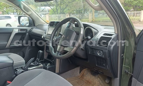 Nunua Ilio tumika Toyota Prado Brown Gari ndani ya Nairobi nchini Nairobi Nunua Ilio tumika Toyota Prado Brown Gari ndani ya Nairobi nchini Nairobi