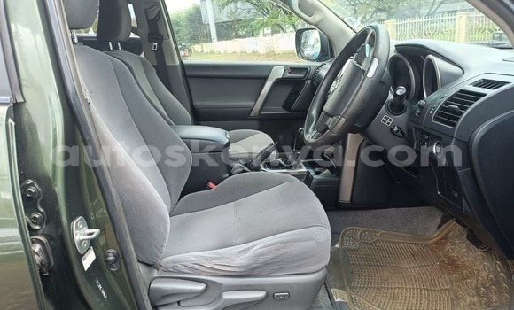 Nunua Ilio tumika Toyota Prado Brown Gari ndani ya Nairobi nchini Nairobi Nunua Ilio tumika Toyota Prado Brown Gari ndani ya Nairobi nchini Nairobi