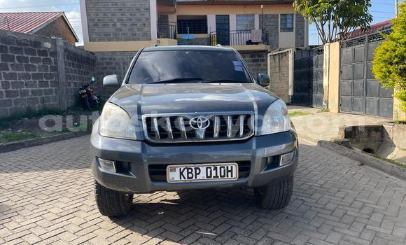 Oofamaa Toyota Prado Green Makiinaa iti Nairobi keessatti Nairobi keessatti
