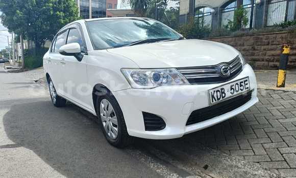 Nunua Ilio tumika Toyota Axio Nyeupe Gari ndani ya Nairobi nchini Nairobi