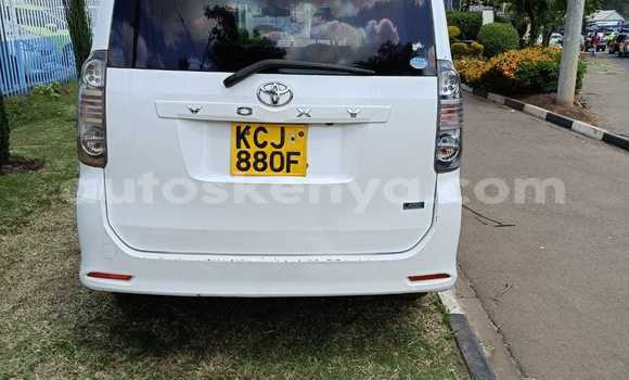 Nunua Ilio tumika Toyota Voxy Nyeupe Gari ndani ya Nairobi nchini Nairobi Nunua Ilio tumika Toyota Voxy Nyeupe Gari ndani ya Nairobi nchini Nairobi
