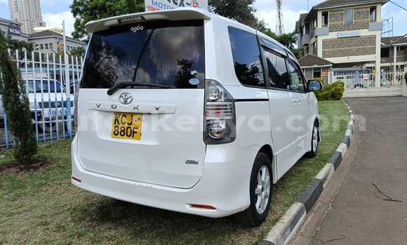 Nunua Ilio tumika Toyota Voxy Nyeupe Gari ndani ya Nairobi nchini Nairobi Nunua Ilio tumika Toyota Voxy Nyeupe Gari ndani ya Nairobi nchini Nairobi