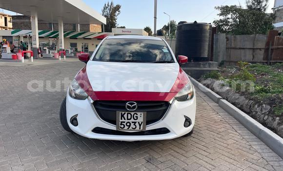 Nunua Ilio tumika Mazda Demio Nyeupe Gari ndani ya Nairobi nchini Nairobi