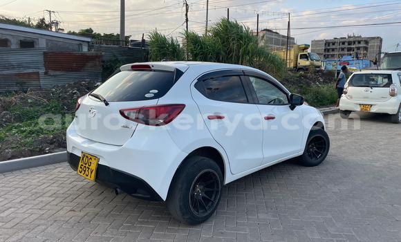 Nunua Ilio tumika Mazda Demio Nyeupe Gari ndani ya Nairobi nchini Nairobi Nunua Ilio tumika Mazda Demio Nyeupe Gari ndani ya Nairobi nchini Nairobi
