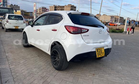 Nunua Ilio tumika Mazda Demio Nyeupe Gari ndani ya Nairobi nchini Nairobi Nunua Ilio tumika Mazda Demio Nyeupe Gari ndani ya Nairobi nchini Nairobi