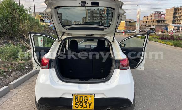 Nunua Ilio tumika Mazda Demio Nyeupe Gari ndani ya Nairobi nchini Nairobi Nunua Ilio tumika Mazda Demio Nyeupe Gari ndani ya Nairobi nchini Nairobi