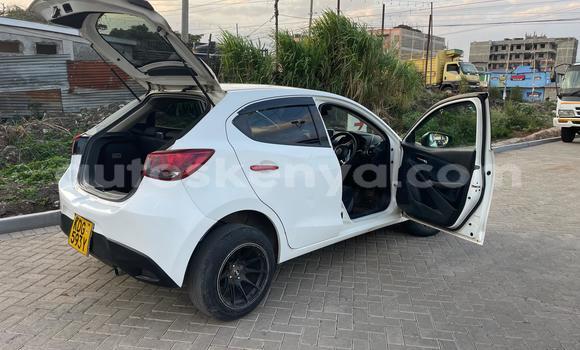 Nunua Ilio tumika Mazda Demio Nyeupe Gari ndani ya Nairobi nchini Nairobi Nunua Ilio tumika Mazda Demio Nyeupe Gari ndani ya Nairobi nchini Nairobi