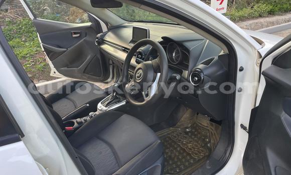 Nunua Ilio tumika Mazda Demio Nyeupe Gari ndani ya Nairobi nchini Nairobi Nunua Ilio tumika Mazda Demio Nyeupe Gari ndani ya Nairobi nchini Nairobi