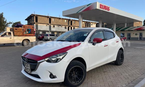 Nunua Ilio tumika Mazda Demio Nyeupe Gari ndani ya Nairobi nchini Nairobi Nunua Ilio tumika Mazda Demio Nyeupe Gari ndani ya Nairobi nchini Nairobi