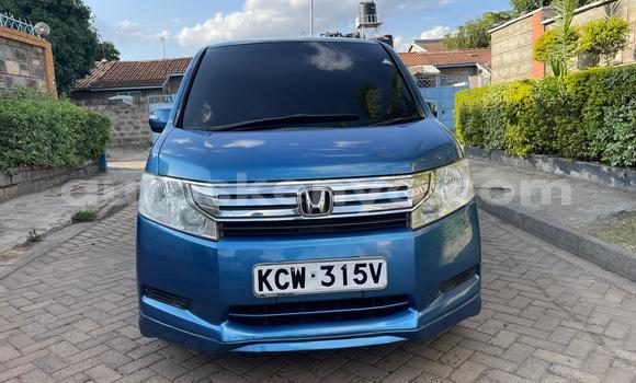 Nunua Ilio tumika Honda Stepwgn Bluu Gari ndani ya Nairobi nchini Nairobi